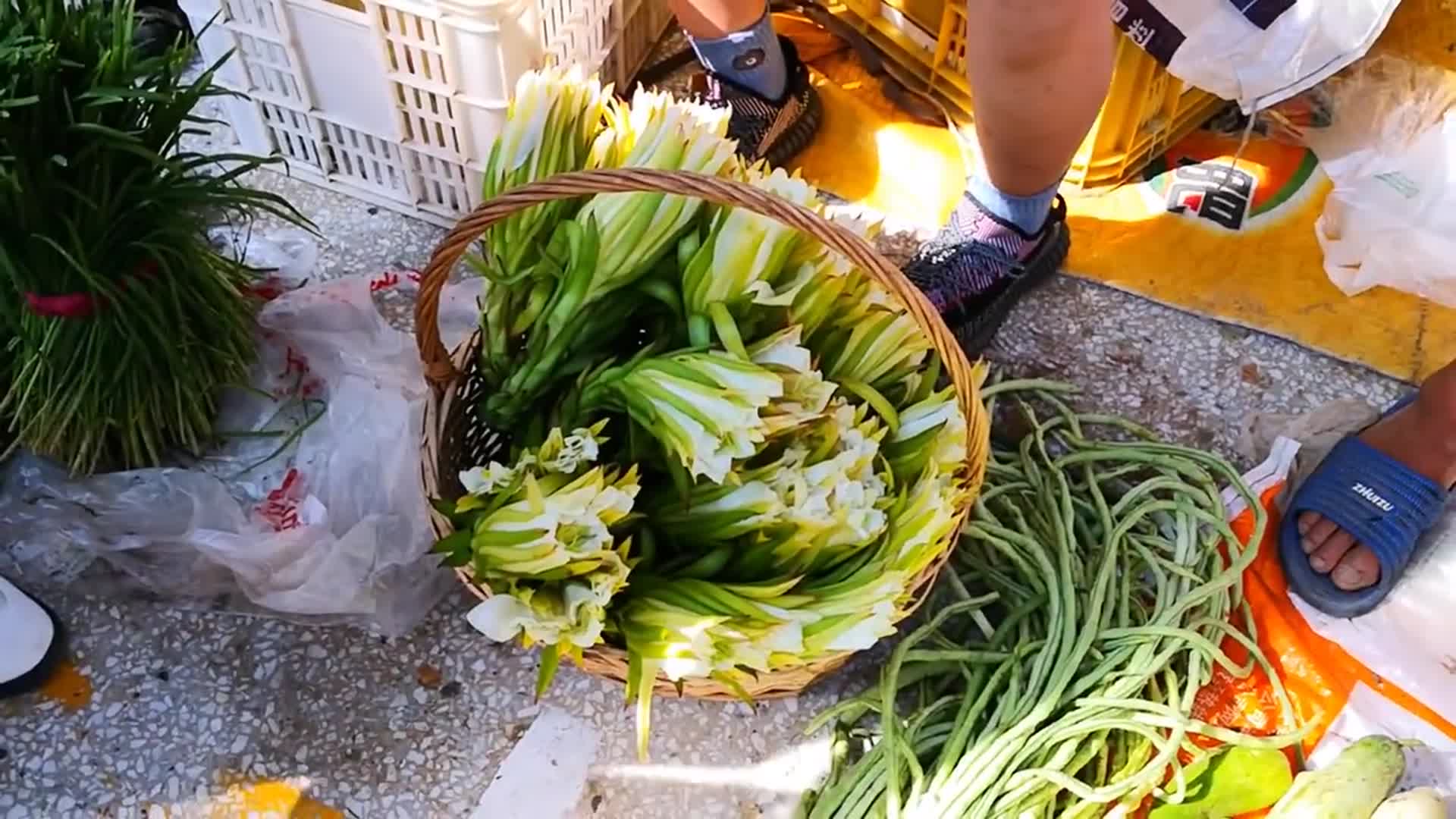 很多人只吃过果肉，不知道花朵才是宝贝，如今正当季，不懂吃可惜