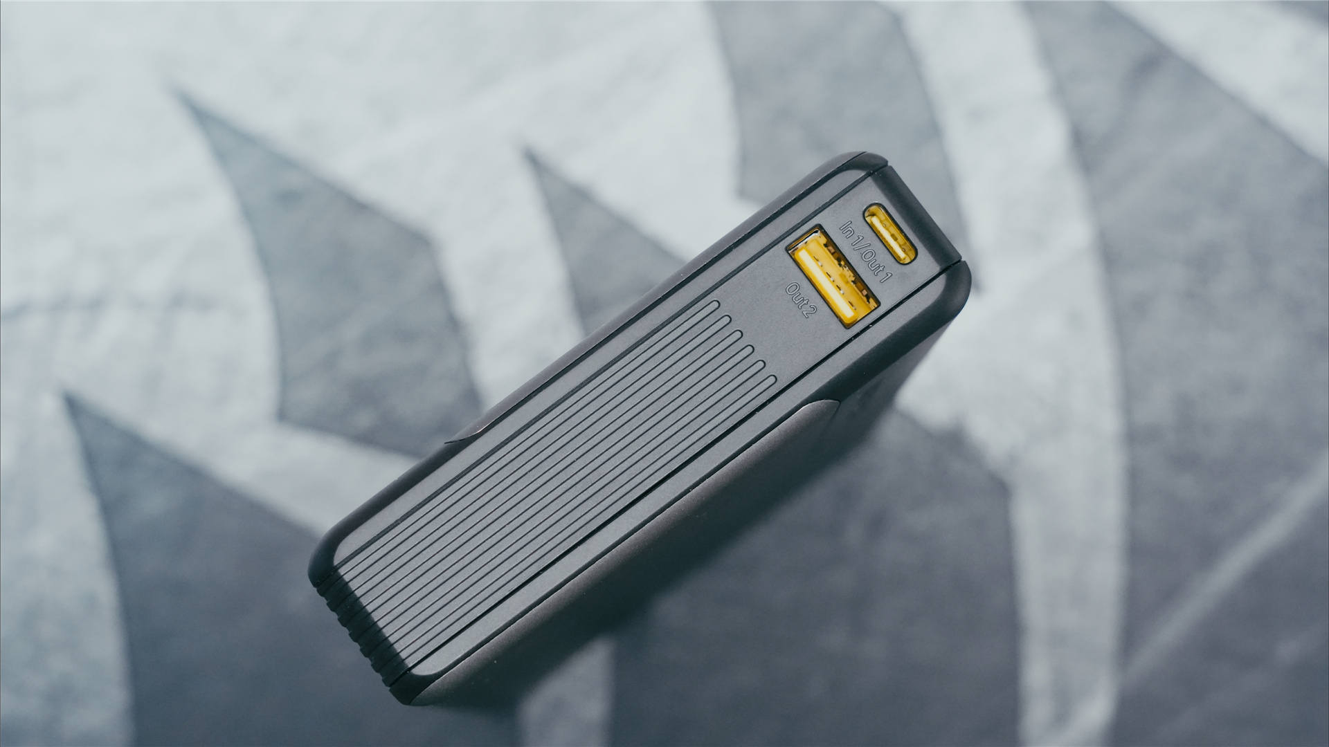 告别电量焦虑aohi30000mah100w充电宝