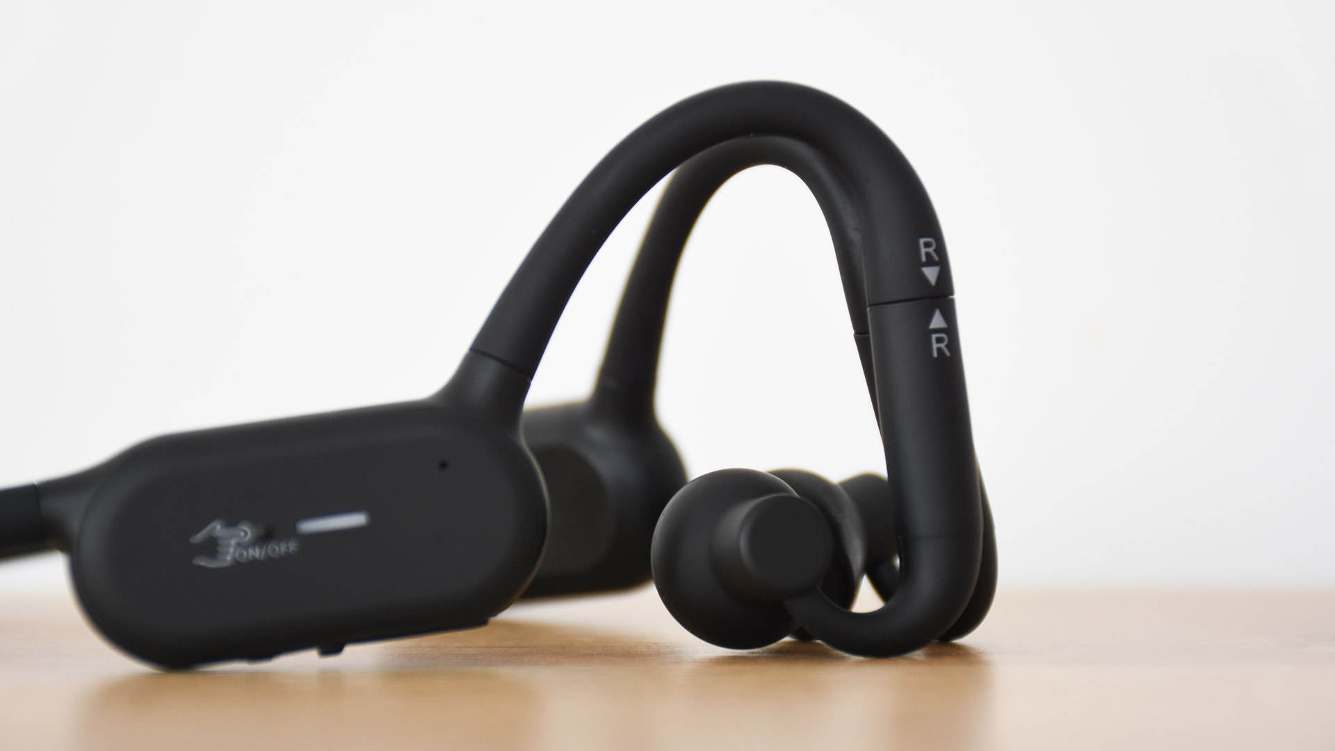 蓝牙耳机戴一个还是戴俩 a77e-b626008e3a16cc8eaac1c86d856da474.jpg