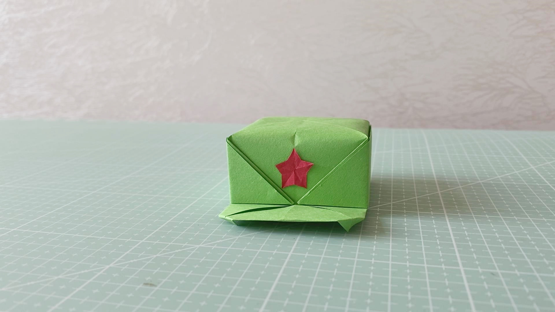 简单又有趣的军帽折纸