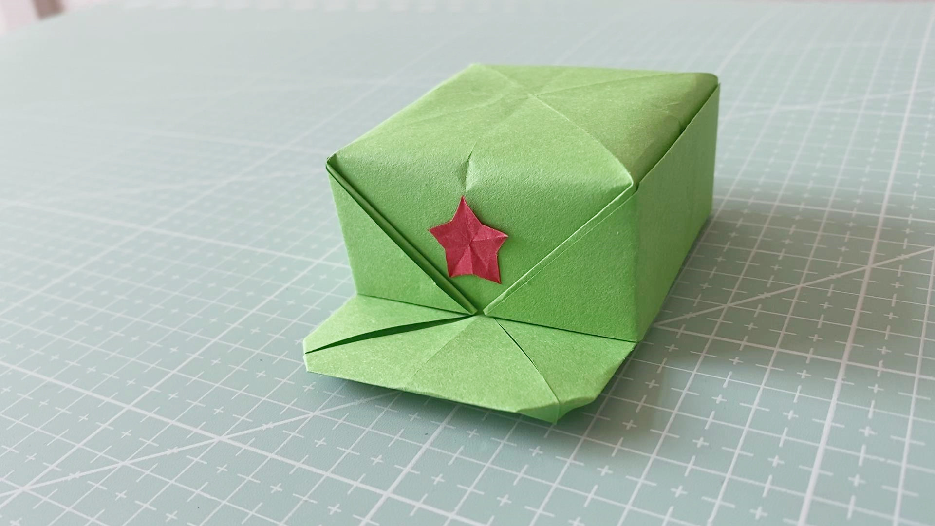 简单又有趣的军帽折纸