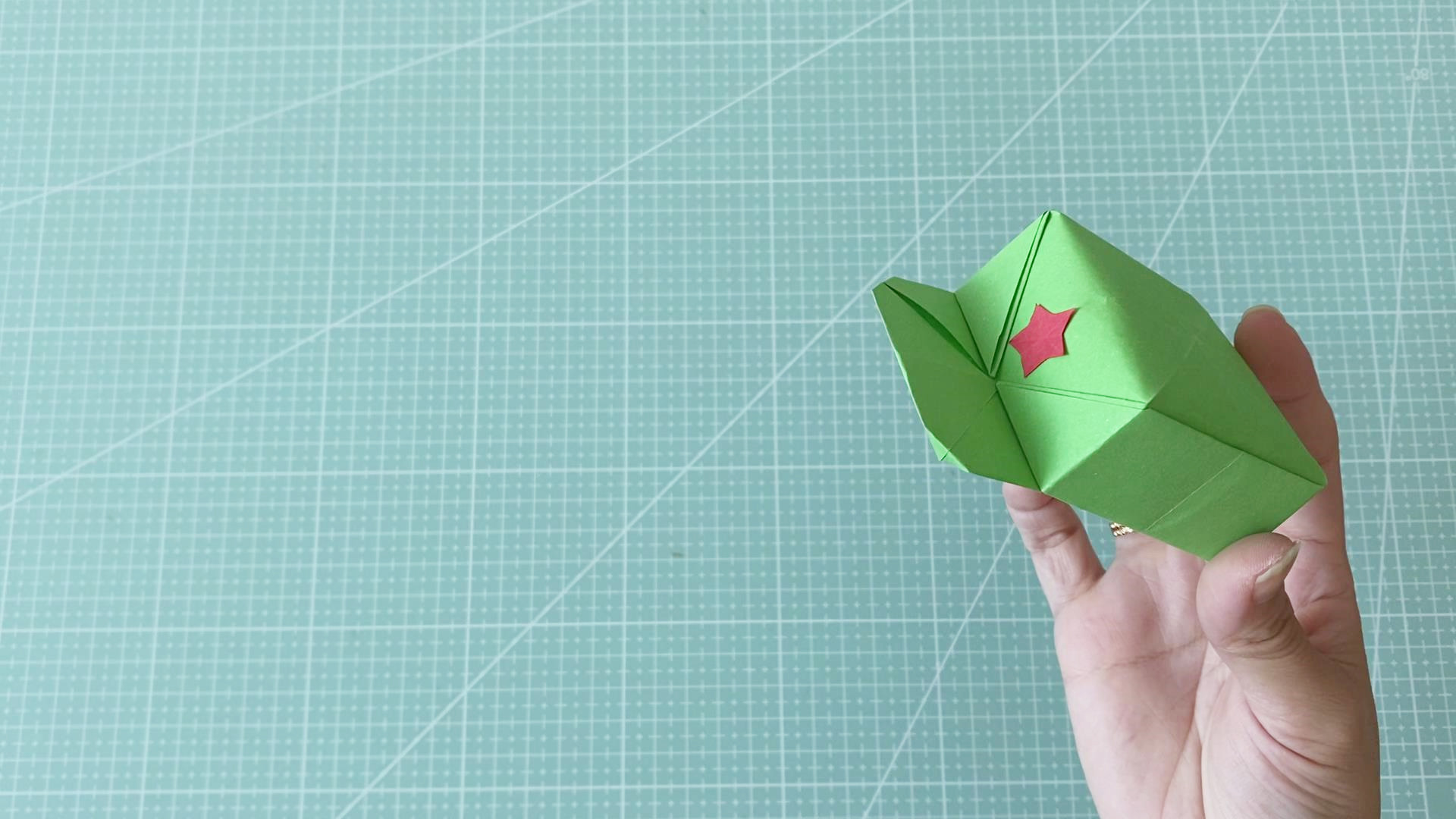 简单又有趣的军帽折纸