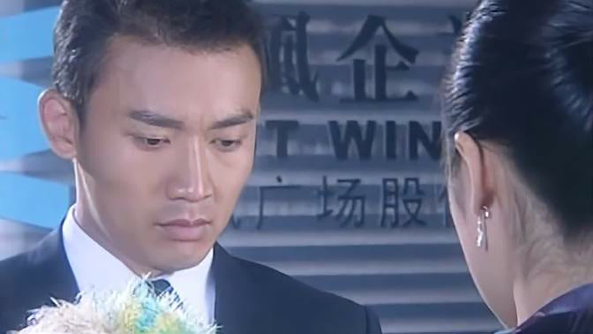 都市无梦：老总看到围巾，想起自己爱的人，连面前的未婚妻都不顾