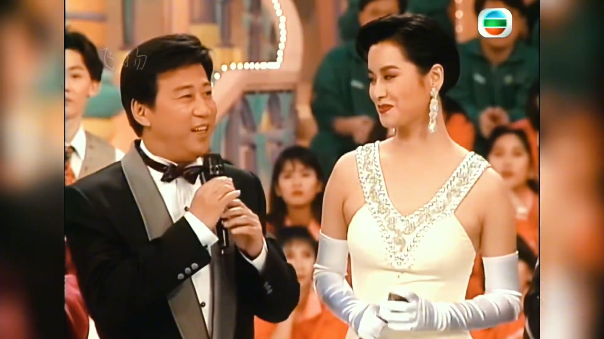TVB台庆毛阿敏压轴登场演唱《渴望》主题曲，尽显大姐大气质！