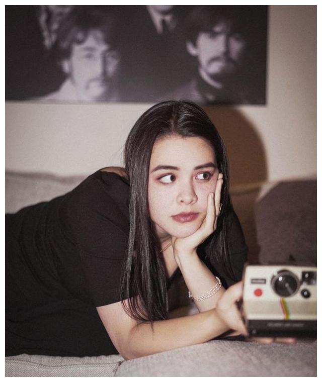 钟丽缇女儿张敏钧已长大泳装照曝光身材火辣不输其母