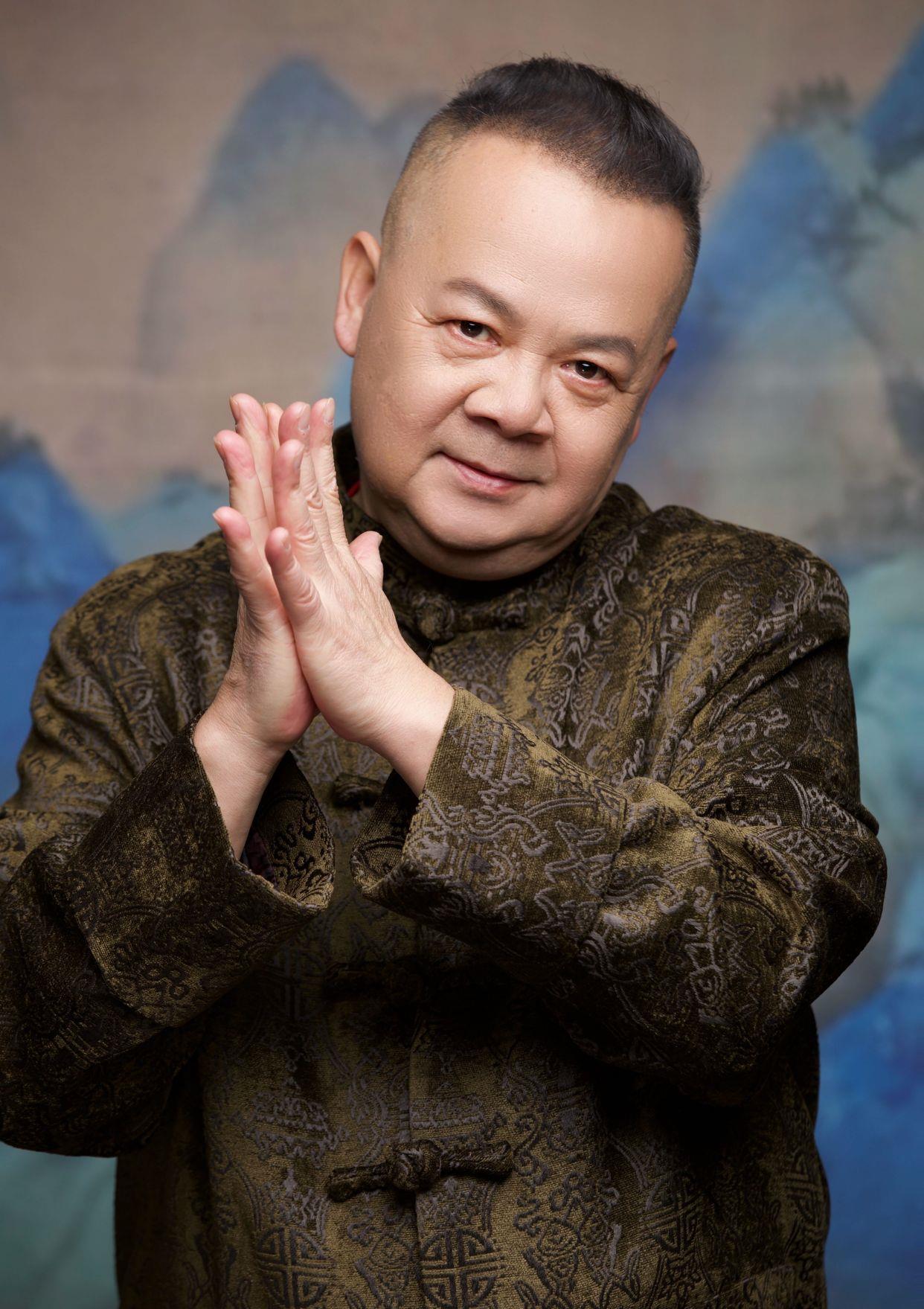 老戏骨马捷最新写真释出一身唐装展现古韵中国风