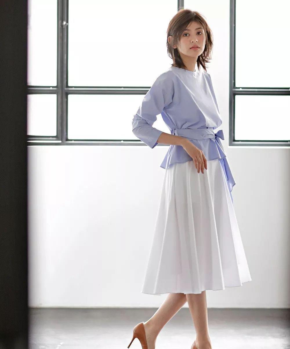 日本女人不露腰不露腿，穿搭也很美，原来是因为有这四个法则休闲区蓝鸢梦想 - Www.slyday.coM