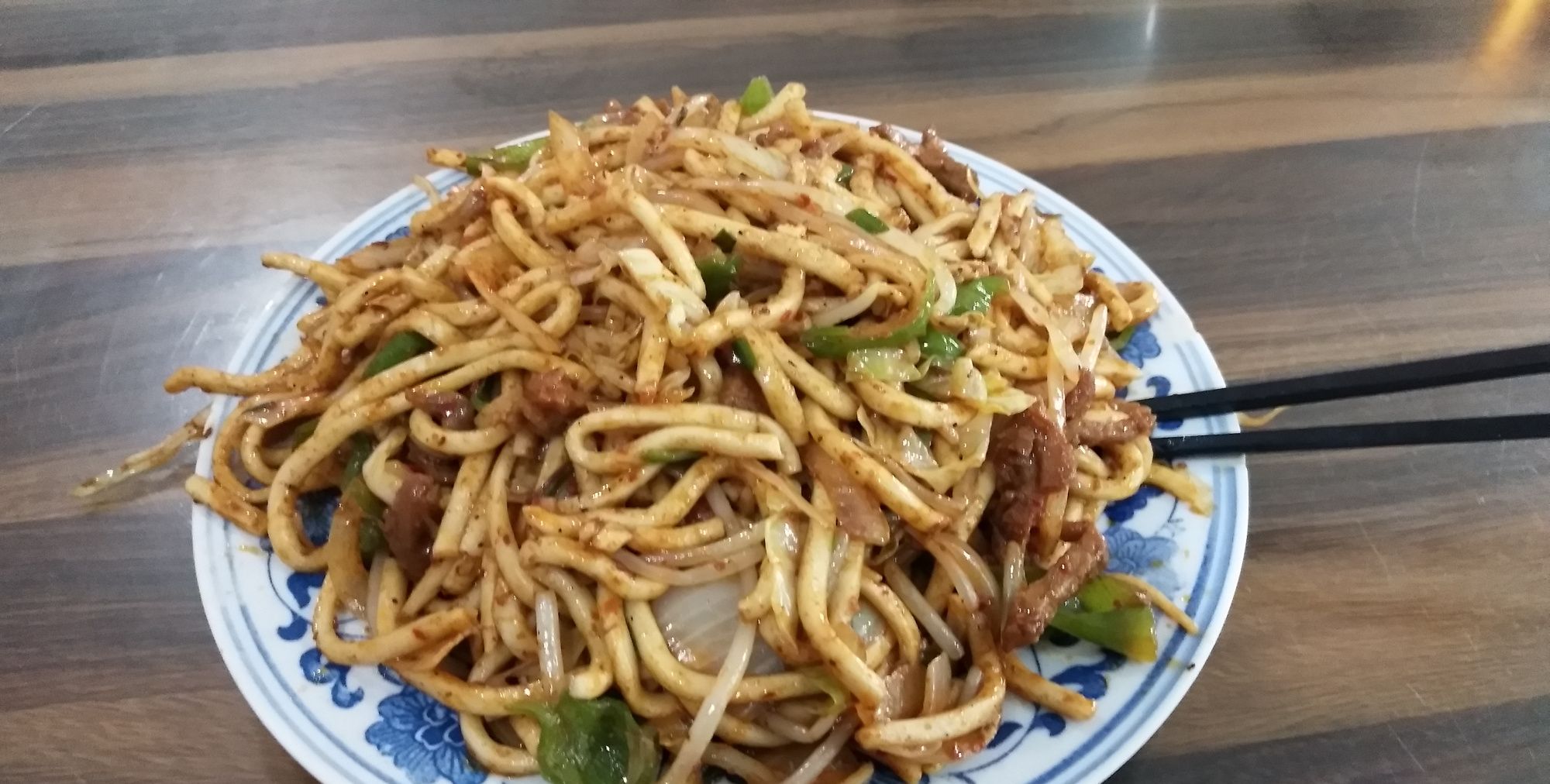 美食肉炒拉条子