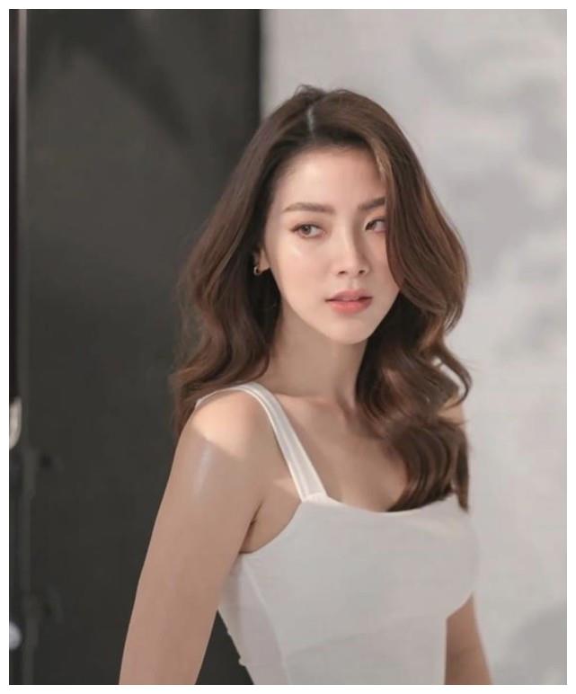 缅甸和尚成网红一张照片便走红网络其实还是位富二代