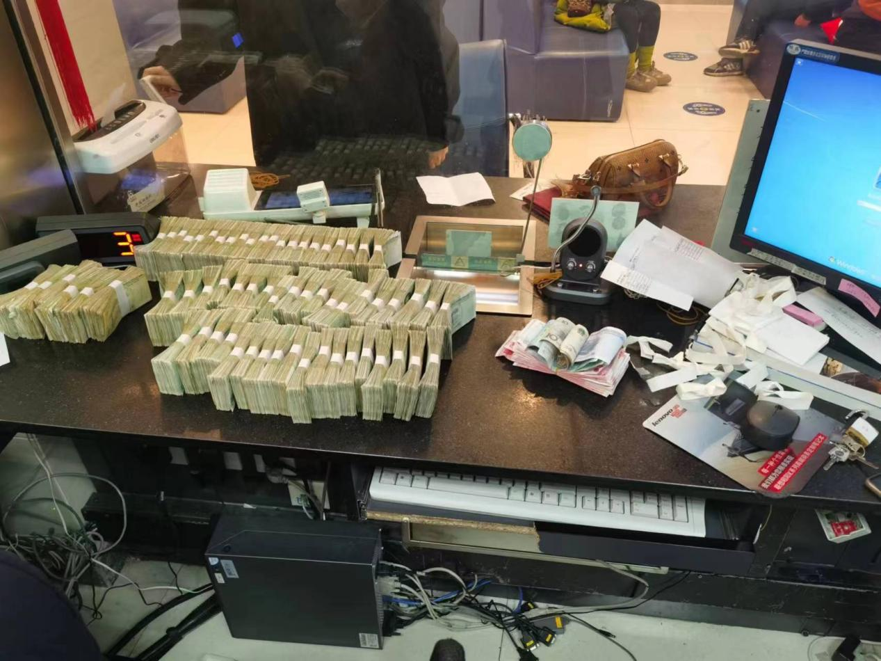 春节服务不中断 零钞兑换暖人心