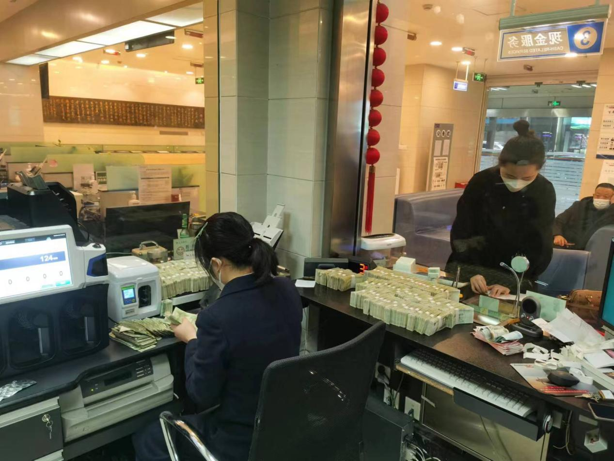 春节服务不中断 零钞兑换暖人心