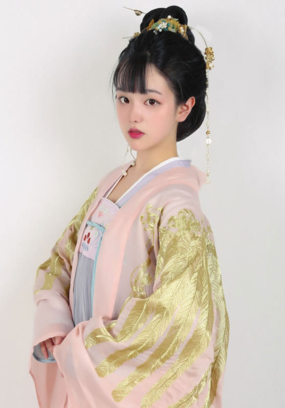 唐风少女造型变形灵蛇髻包发