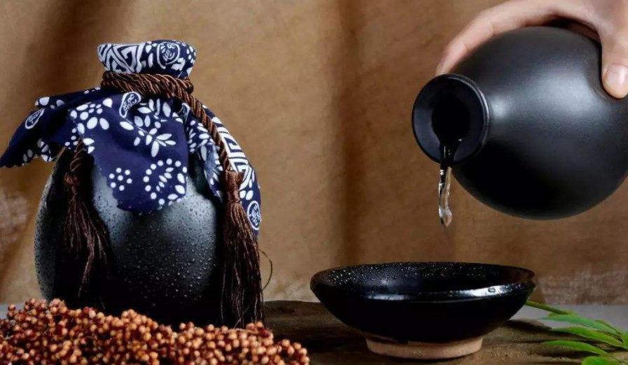 古人“煮酒论英雄”,现在喝白酒为何不温酒,不烫酒?