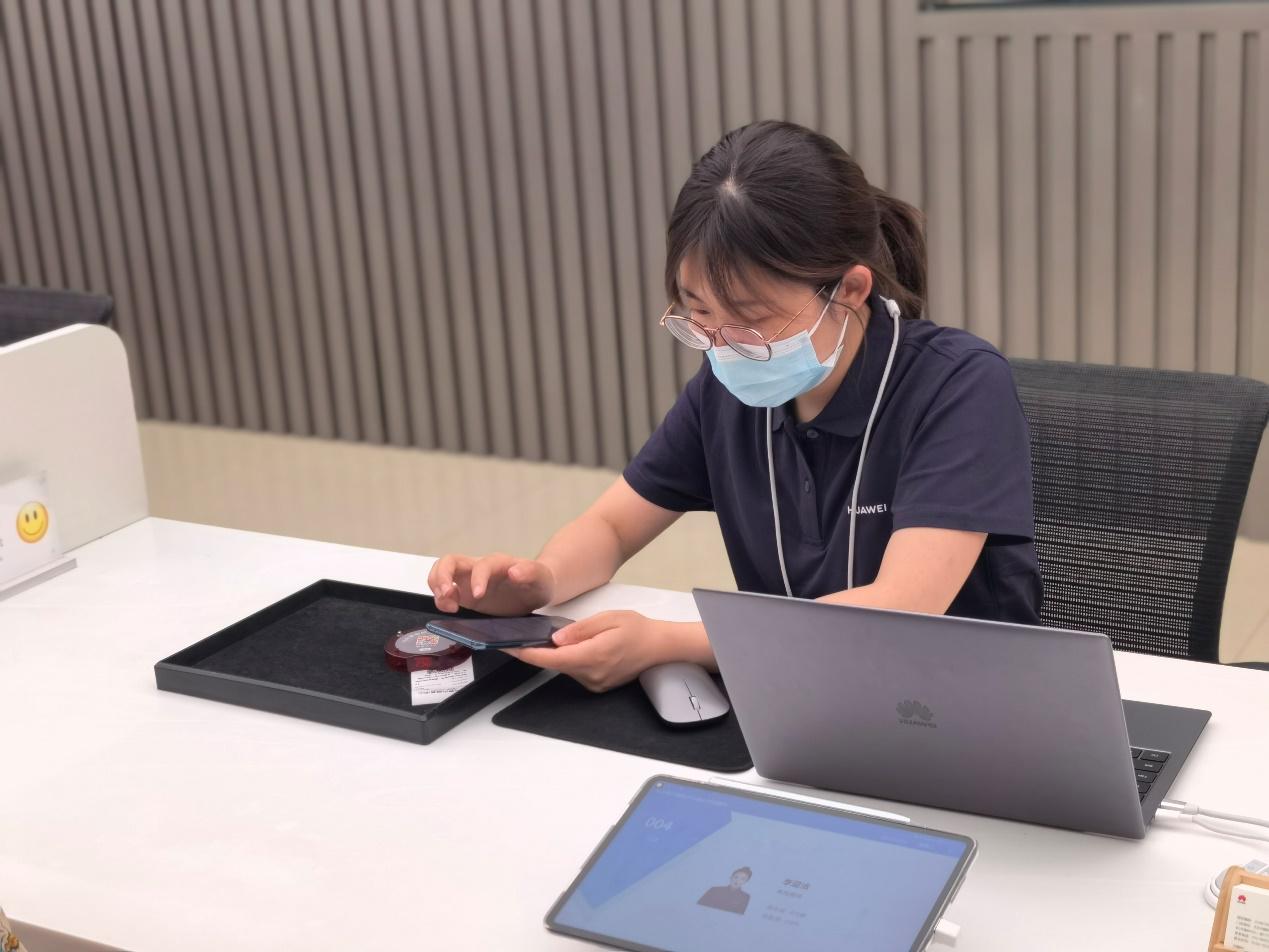 探店华为客户服务中心4s店一样的售后体验
