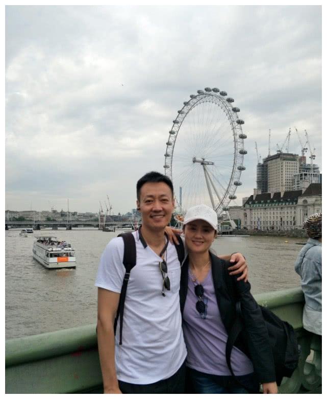 如今,结婚12年的朱媛媛家庭和睦.我相信她在演艺界会越来越受欢迎.