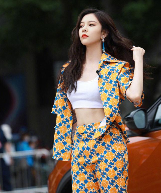 宋妍霏时尚穿搭合集,时髦复古超吸睛,不愧是行走的穿搭教科书