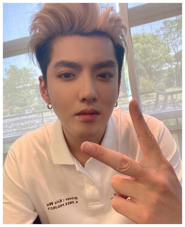 吴亦凡涉嫌强奸罪被逮捕！其实早有六点预示吴亦凡摊上事了！休闲区蓝鸢梦想 - Www.slyday.coM