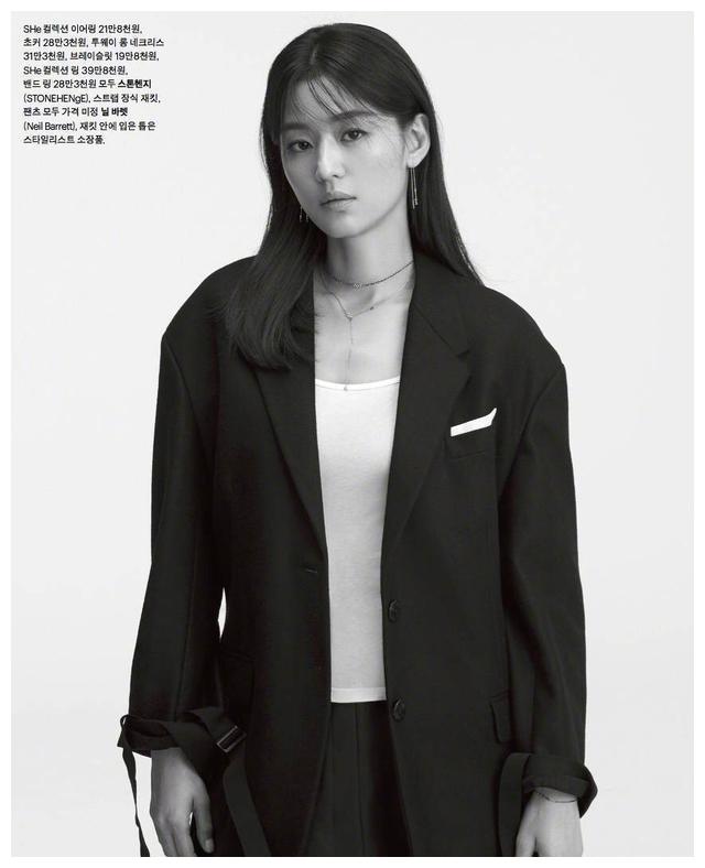 39岁全智贤尝试空气刘海甜美又可爱哪里像是两个孩子的妈