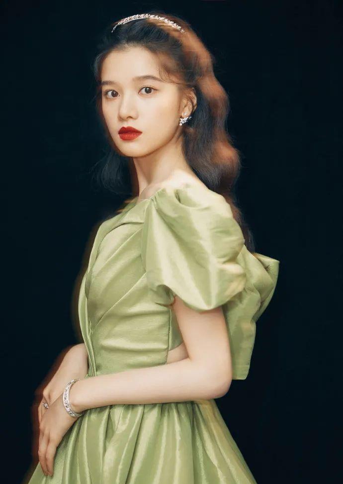 雪肤玉貌太靓丽惊艳__财经头条