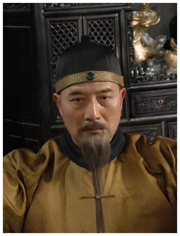 高兰村一个成熟有气质的男人学会努力完成每一个角色的扮演