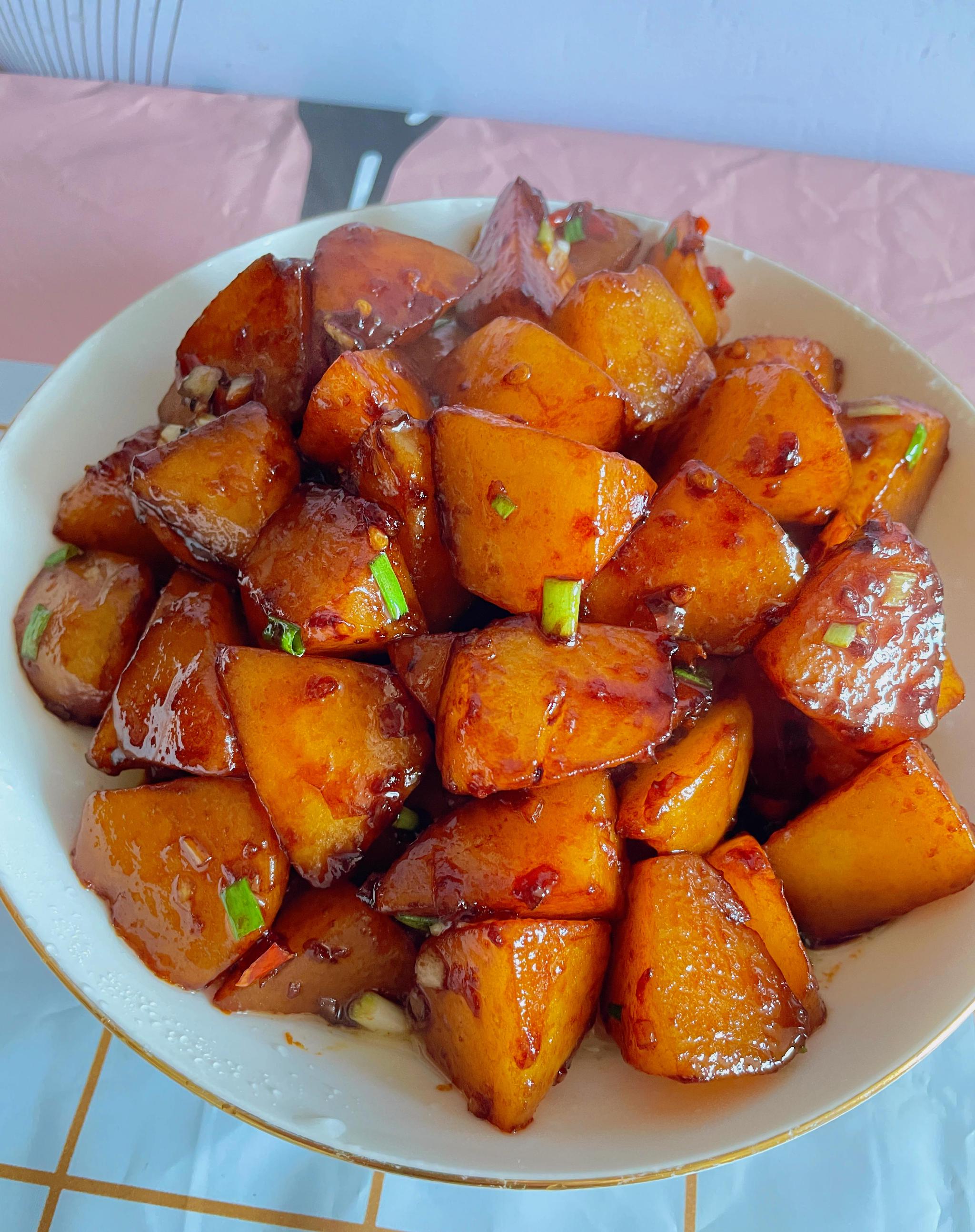 连吃三天都不腻的糖醋土豆比肉好吃一百倍