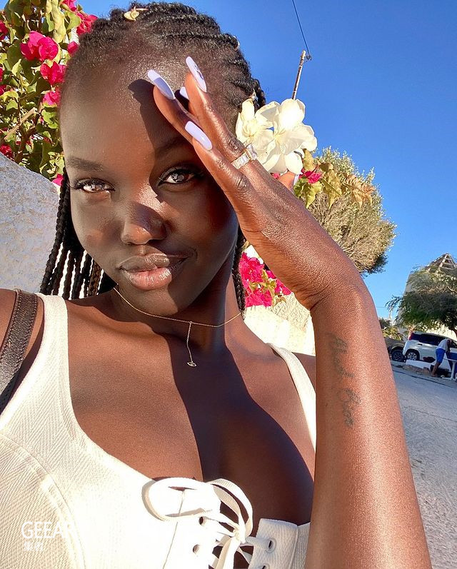 从贫民窟到时尚T台的非洲超模Adut Ameche Bior!休闲区蓝鸢梦想 - Www.slyday.coM 从贫民窟到时尚T台的非洲超模Adut Ameche Bior!休闲区蓝鸢梦想 - Www.slyday.coM