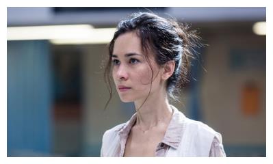 一个"背叛"吴京,一个拯救《战狼2》,现如今都混成什么样了?