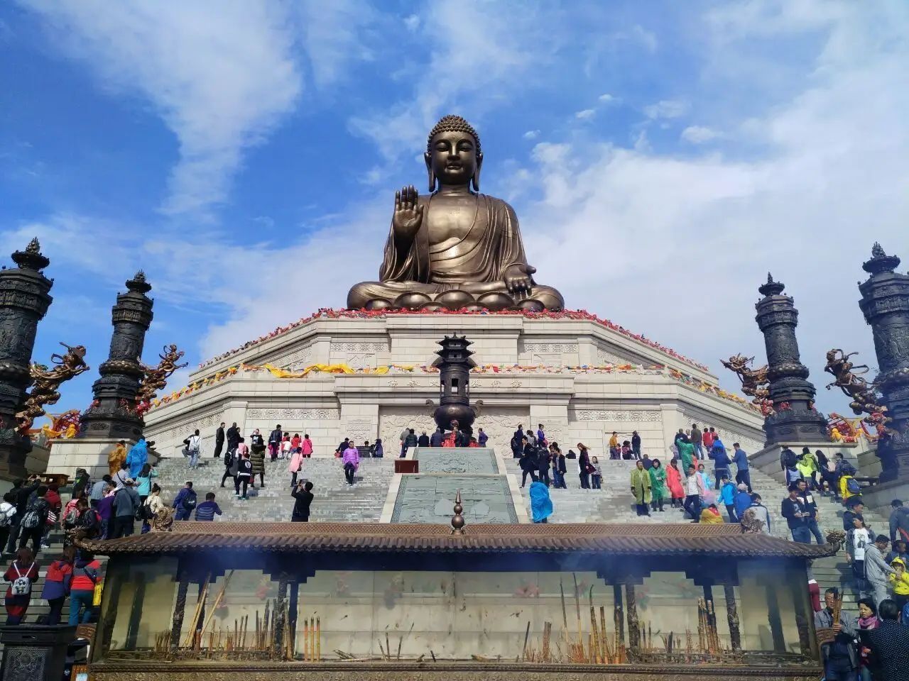 金鼎大佛是世界上最高的青铜坐佛