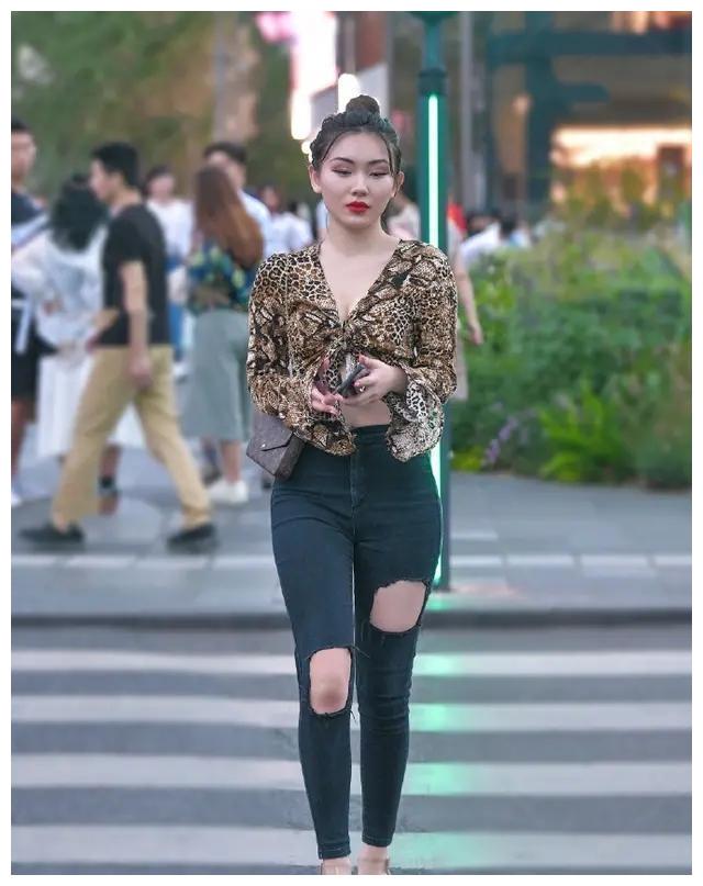 简单修身的瑜伽裤穿搭,优雅不失清新,成为别人称赞的小仙女休闲区蓝鸢梦想 - Www.slyday.coM 简单修身的瑜伽裤穿搭,优雅不失清新,成为别人称赞的小仙女休闲区蓝鸢梦想 - Www.slyday.coM