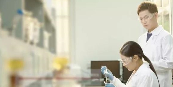 华理这对学霸夫妻太牛了！同窗九年双双成博士，奖学金都是双份的休闲区蓝鸢梦想 - Www.slyday.coM