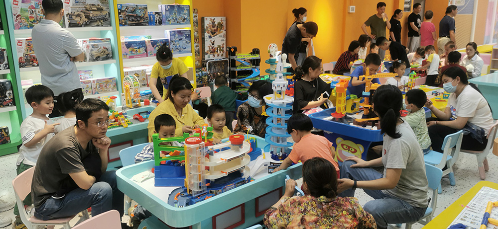 爱就推门江苏太仓儿童玩具及益智体验店快乐来袭