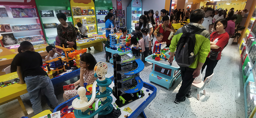 爱就推门江苏太仓儿童玩具及益智体验店快乐来袭