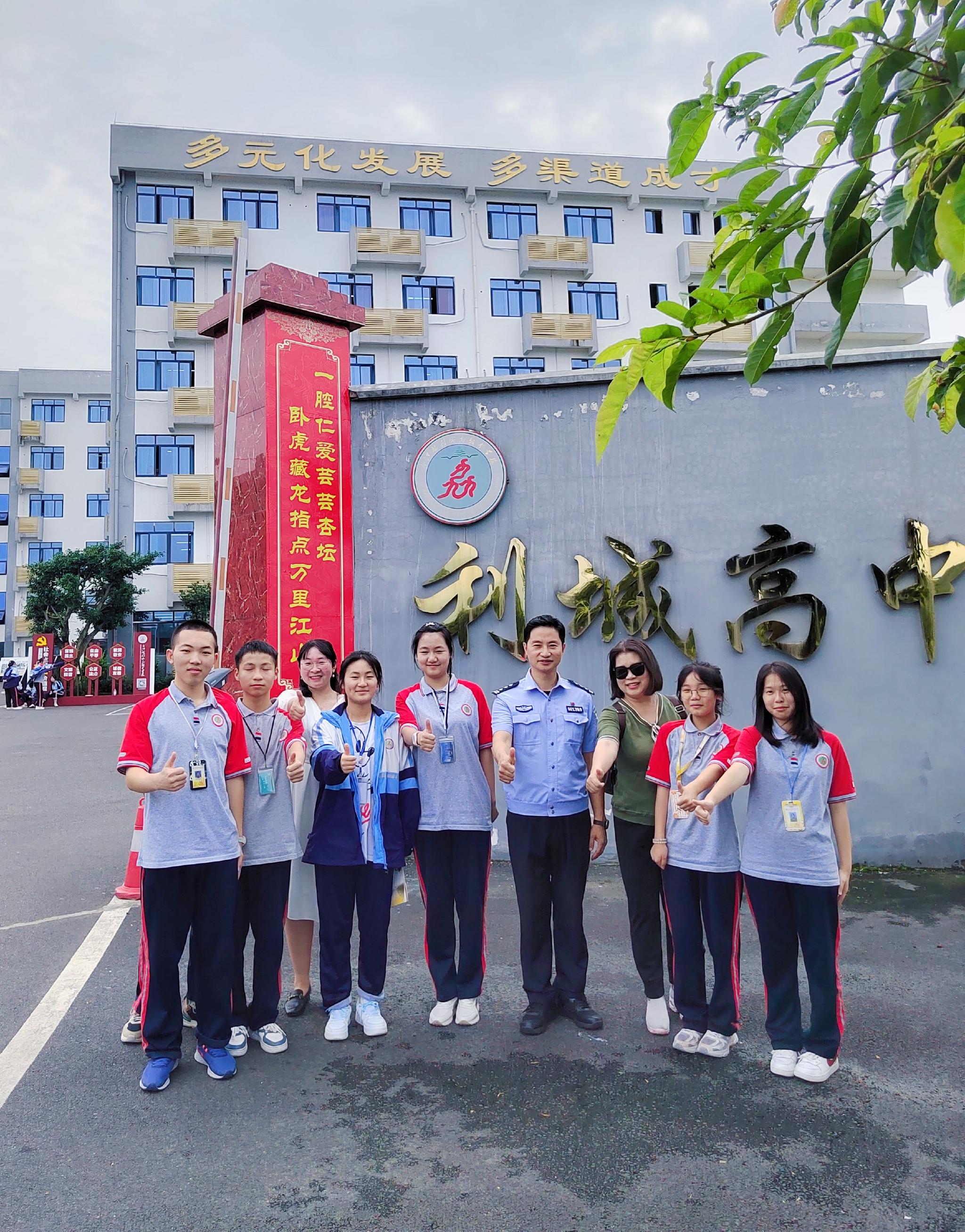 四川泸州警盾反电诈宣传进合江利高