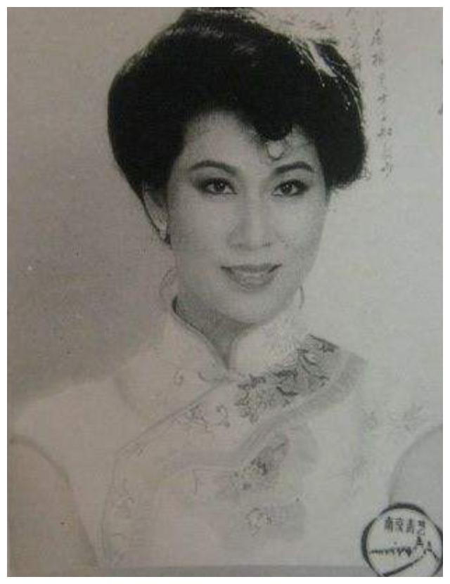 "民歌皇后"奚秀兰:丈夫为她被赶出豪门,凭借春晚爆红全国
