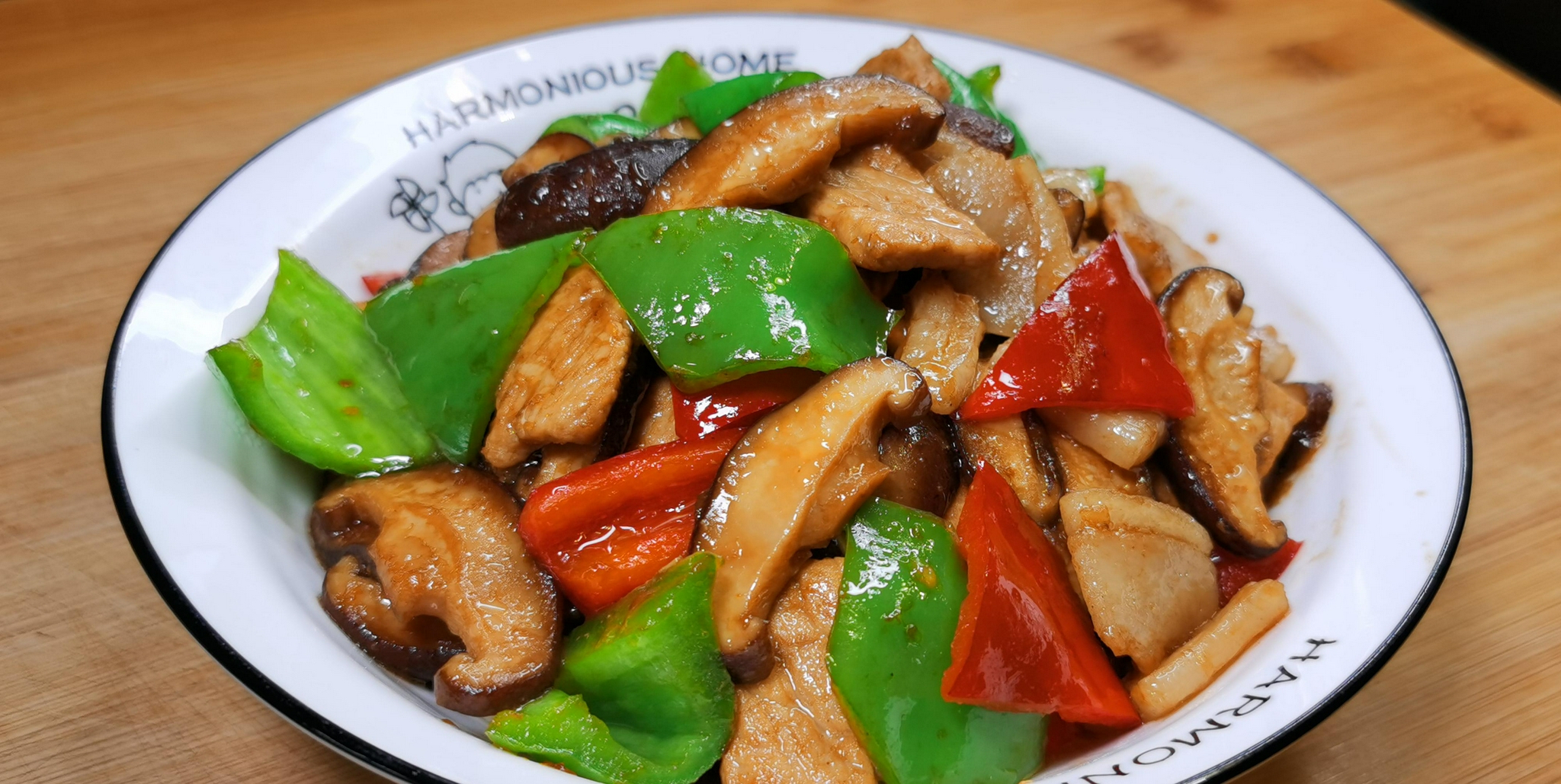 香菇炒肉,特别费米饭的一道家常菜,鲜香味美,拿大鱼大肉都不换__财经