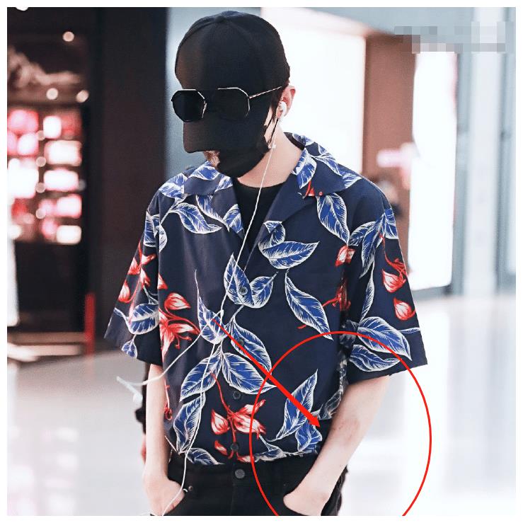 都说蔡徐坤靠颜值撑场，看他录跑男留下的淤青，就不这么认为了休闲区蓝鸢梦想 - Www.slyday.coM