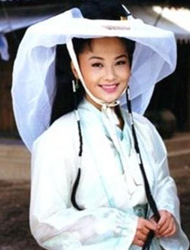 而在《西游记后传》中,也捧红了很多新人演员,像饰演凡女白莲花的