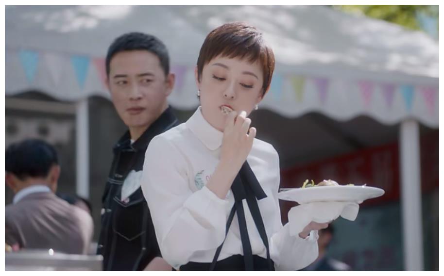 《安家》房似锦徐文昌连续暧昧,为何不表白?露脸的邓超是答案