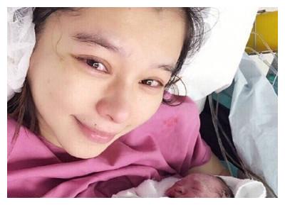 蒋勤勤高龄生二胎如今45岁近照认不出高龄产妇令人心疼