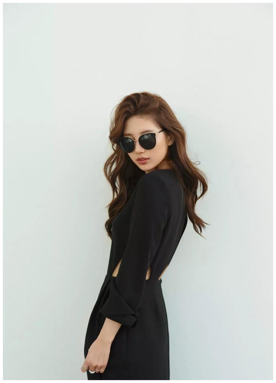 国民初恋裴秀智又美回来了,黑色西装造型成熟又气质!