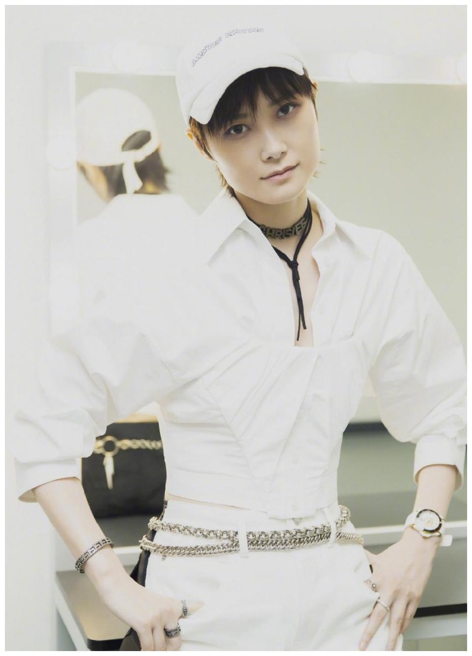 顾里霸气回归短发西装酷飒有型coolgirl玩转中性风