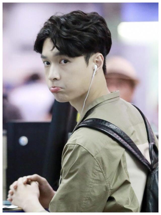 张艺兴:"天赋不够努力来救",你可以嘲笑我,但不要去嘲笑努力