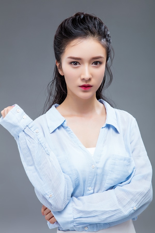 女演员李艾瑾:青春靓丽,优雅迷人!_高清图集_新浪网