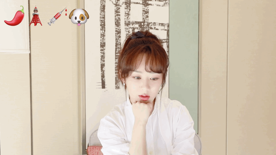 杨紫挑战emoji猜歌名 聪明机智超可爱