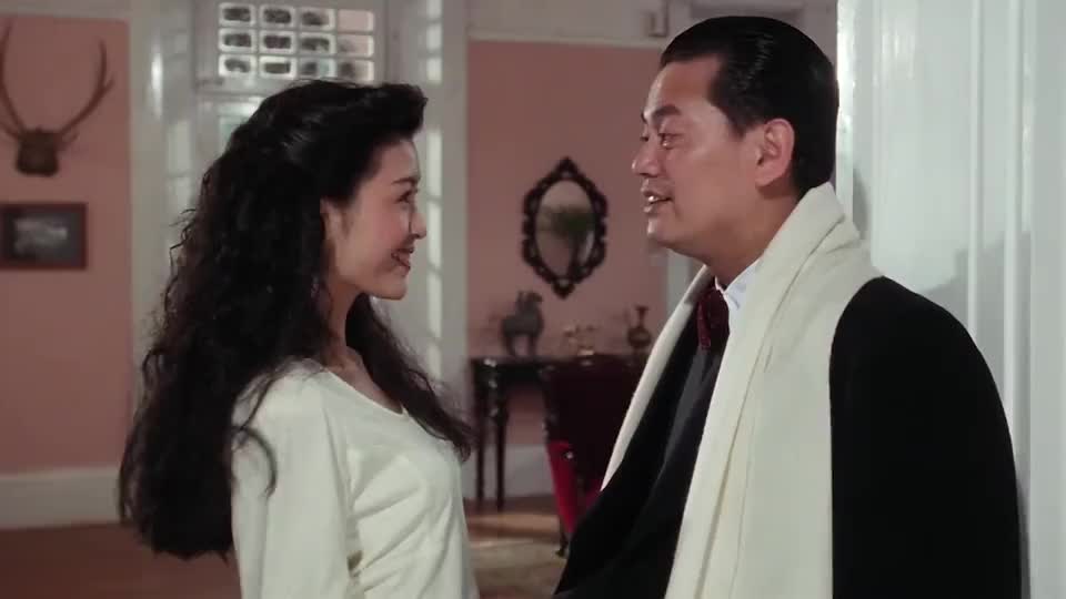 惊艳众人 刘…… 为您推荐: 狱中龙:黑老大欺负华仔妹妹,华仔自当防卫
