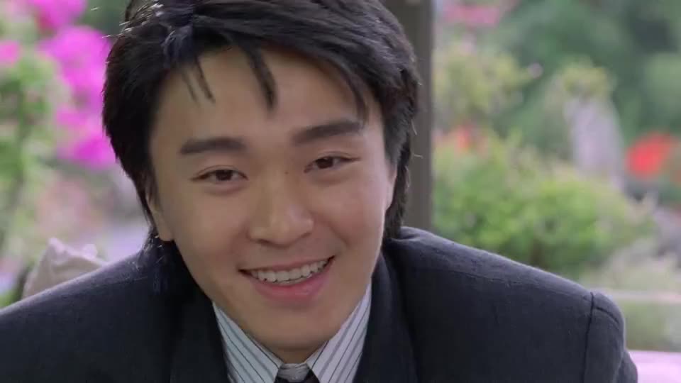 星爷真是无处不在的搞笑,去泰国就想着带驱蚊剂,大傻哥都无语了