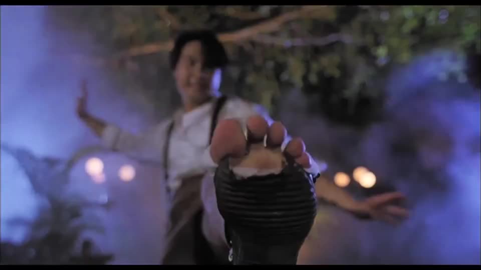 这才是功夫天才吧,一招南方无影脚,把蝎子功高手给虐了