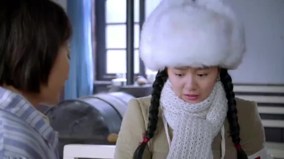 小白鸽向组织申请调往前线,她的妈妈忍痛同意了!