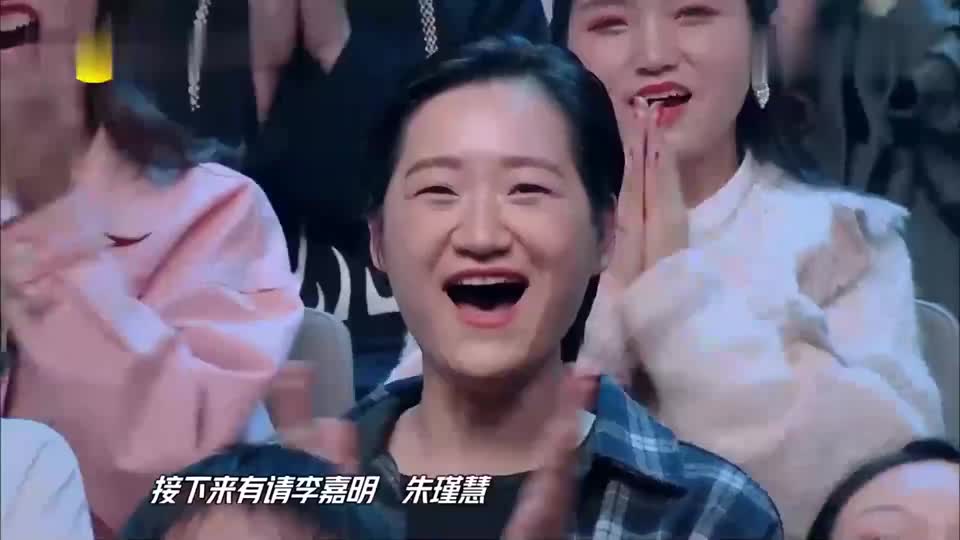 当现代舞遇上拉丁,朱瑾慧与李嘉明的对视,连空气都变甜了