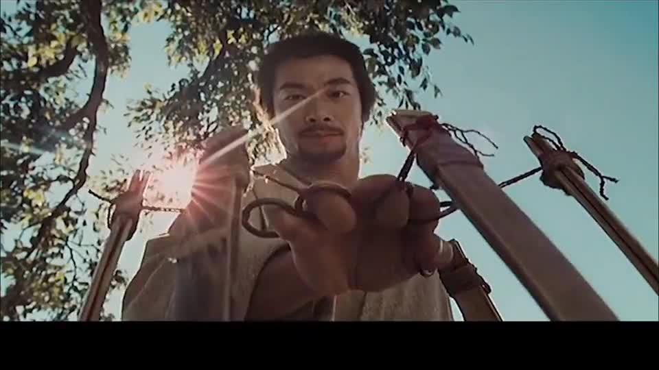 小伙练功走火入魔,每天和武神过招,学习各种绝世武功